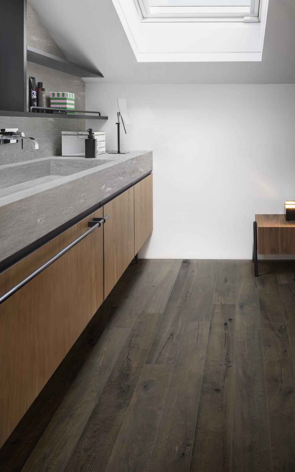 Badezimmer mit Waschtisch